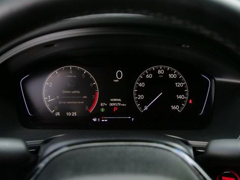 Used 2025 Honda Civic Sport image 7