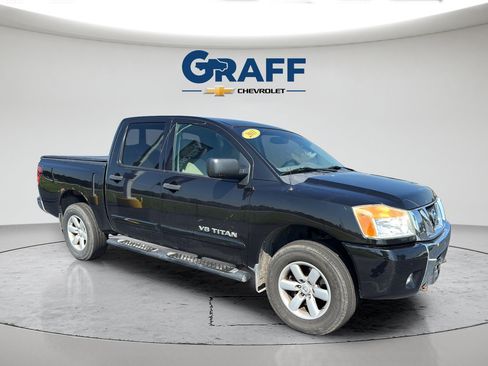 Used 2011 Nissan Titan SV w/ SV Value Truck Pkg AWD/4WD image 16