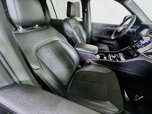 Used 2023 Jeep Grand Cherokee L Laredo AWD/4WD image 28