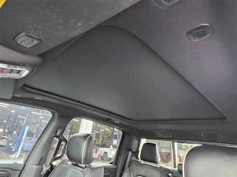 Used 2022 RAM 1500 Limited w/ Body Color Bumper Group image 7