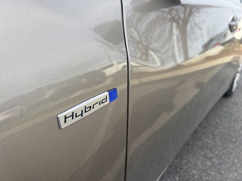 Used 2016 Acura RLX Sport Hybrid w/ Advance Pkg image 13