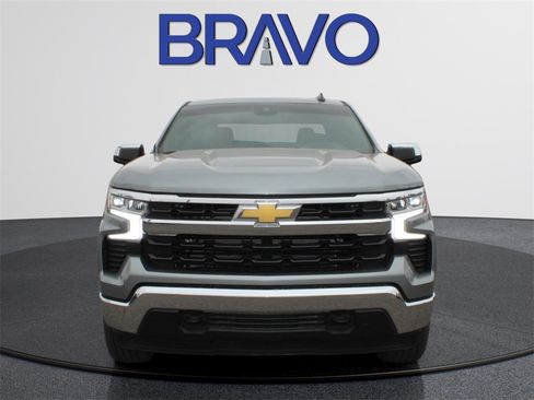 Used 2024 Chevrolet Silverado 1500 LT image 2