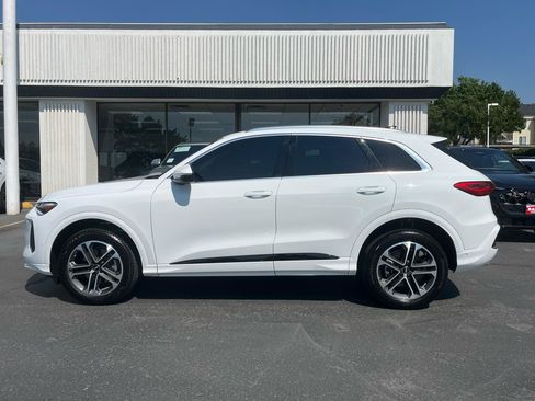 Used 2025 Audi Q5 Premium Plus w/ Premium Plus AWD/4WD image 17
