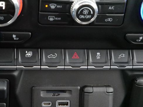 Used 2022 GMC Sierra 3500 SLE w/ SLE Convenience Package image 29