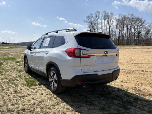 Certified 2025 Subaru Ascent Premium AWD/4WD image 6