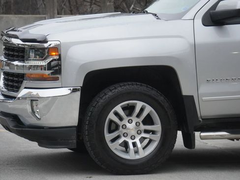 Used 2018 Chevrolet Silverado 1500 LT w/ All Star Edition AWD/4WD image 19