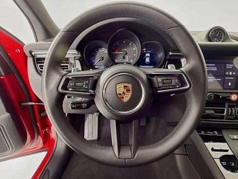 Certified 2025 Porsche Macan AWD/4WD image 16
