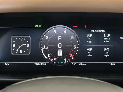 Used 2025 Land Rover Defender 110 X-Dynamic SE AWD/4WD image 31