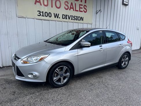 Used 2014 Ford Focus SE w/ SE Sport Package FWD image 3