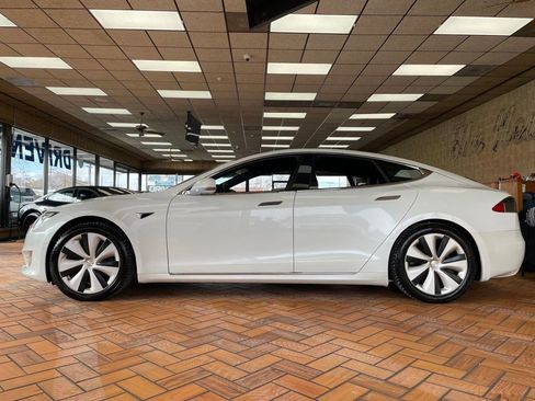 Used 2020 Tesla Model S Long Range Plus image 5