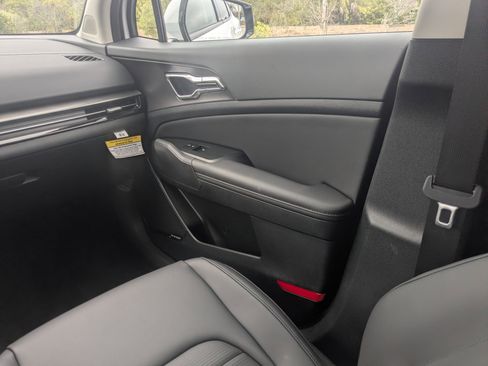 Used 2026 Kia Sportage SX image 24