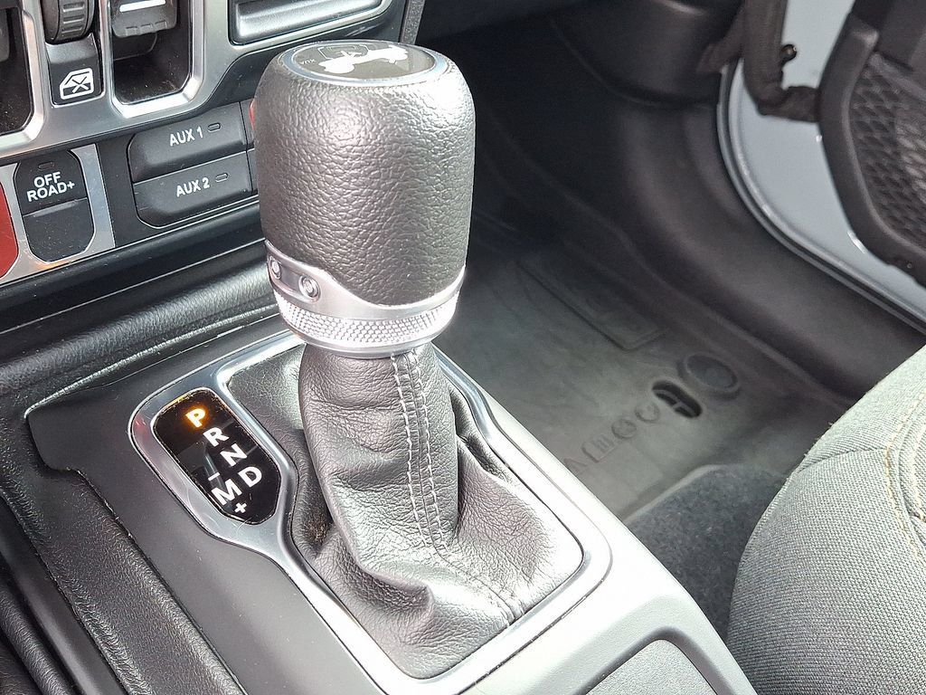 Used 2024 Jeep Wrangler Unlimited AWD/4WD image 15