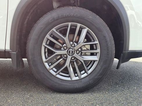Used 2024 Nissan Rogue S AWD/4WD image 9