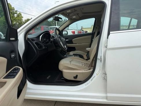 Used 2014 Chrysler 200 Limited w/ Sun/Sound Group FWD image 13