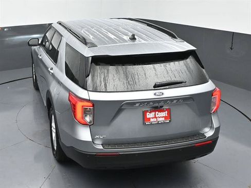Certified 2024 Ford Explorer XLT RWD image 43