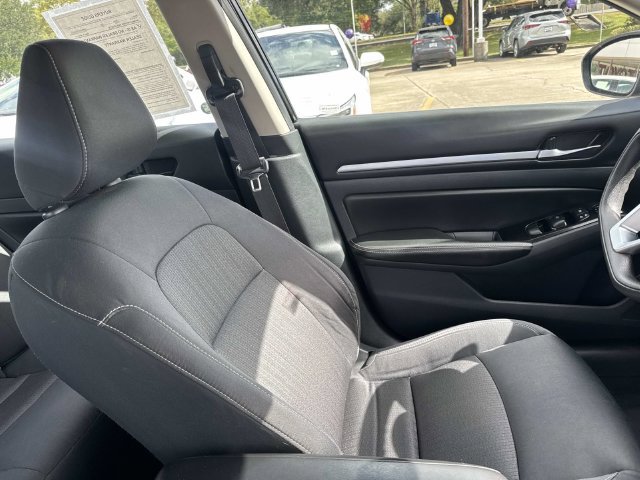 Used 2023 Nissan Altima 2.5 SV FWD image 14