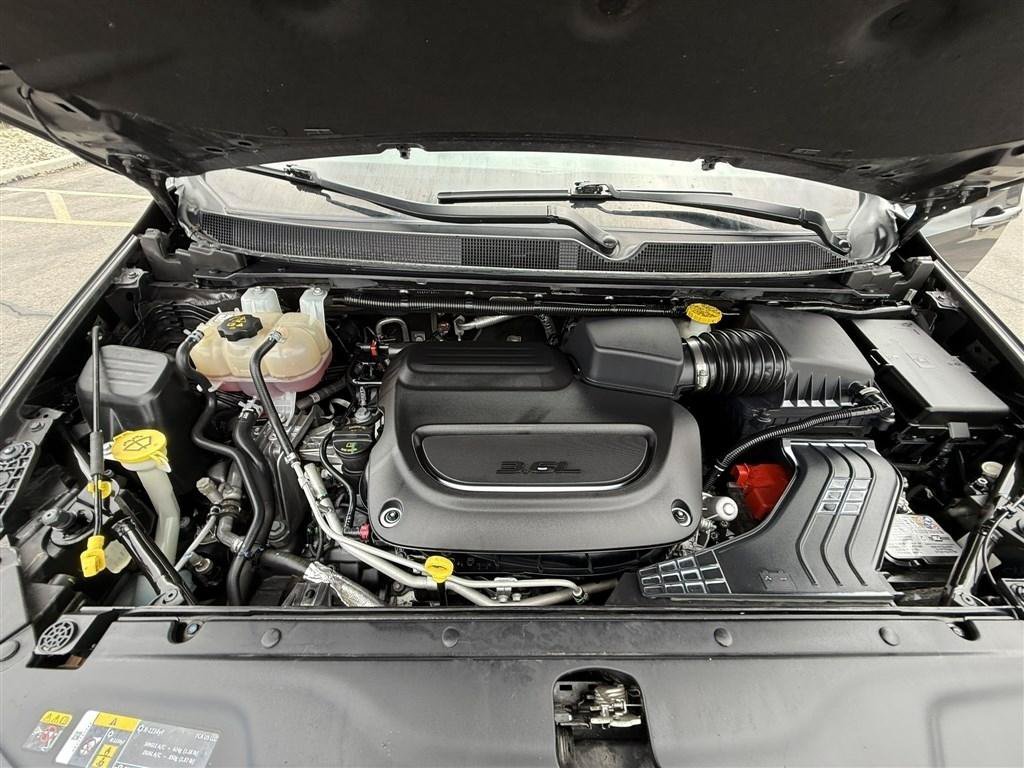 Used 2023 Chrysler Pacifica Touring-L FWD image 20