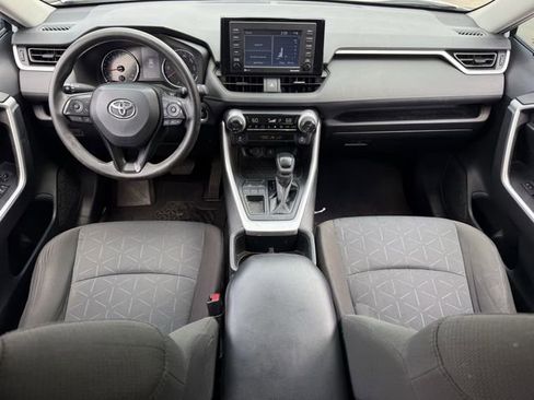 Used 2022 Toyota RAV4 XLE FWD image 11