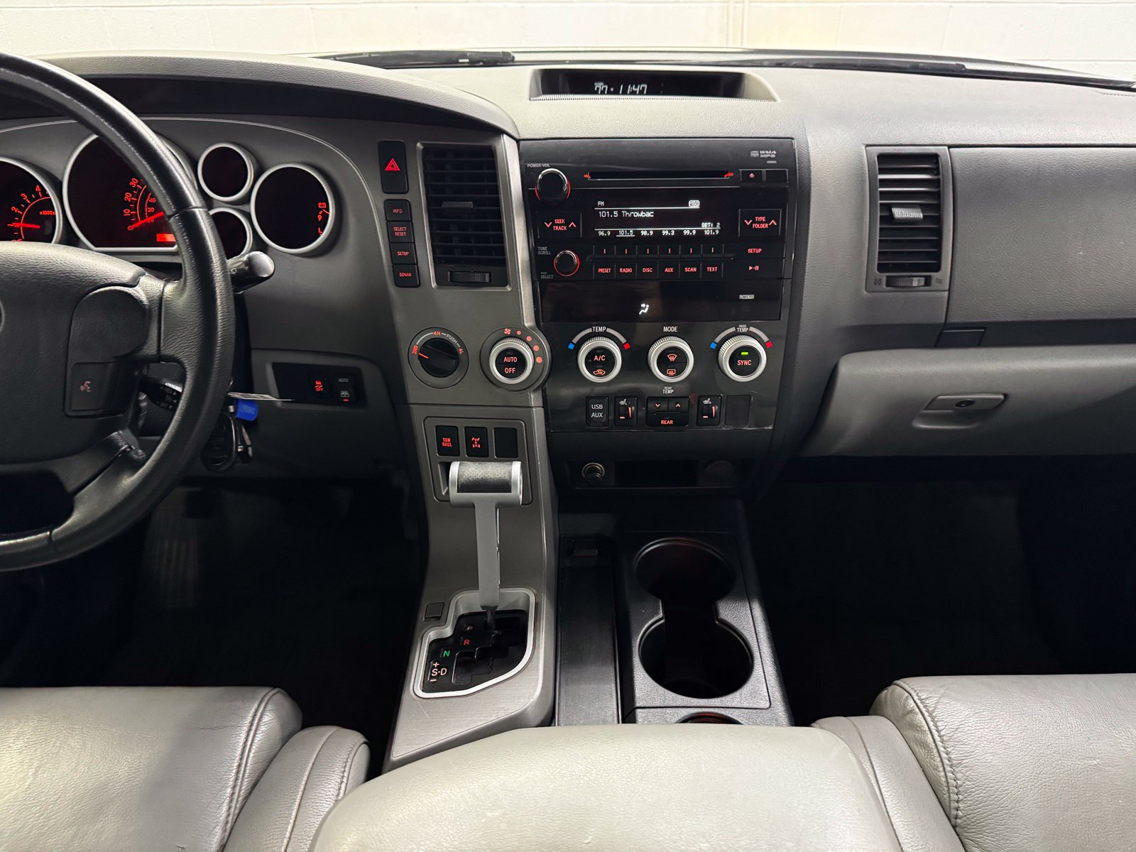Used 2010 Toyota Sequoia SR5 AWD/4WD image 16