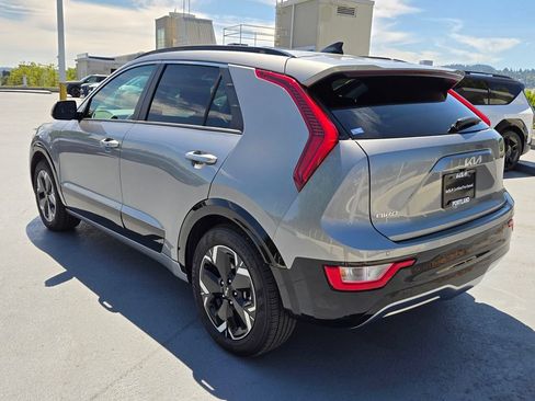 Used 2023 Kia Niro Wind FWD image 5