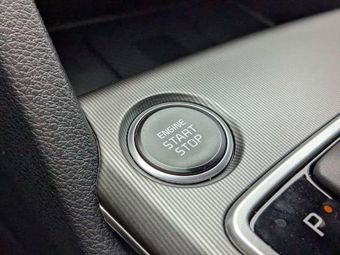 Used 2026 Kia Sportage EX FWD image 25