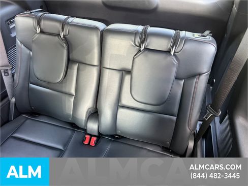 Used 2025 Ford Explorer ST image 21