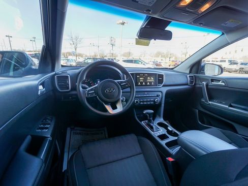 Used 2022 Kia Sportage LX image 10
