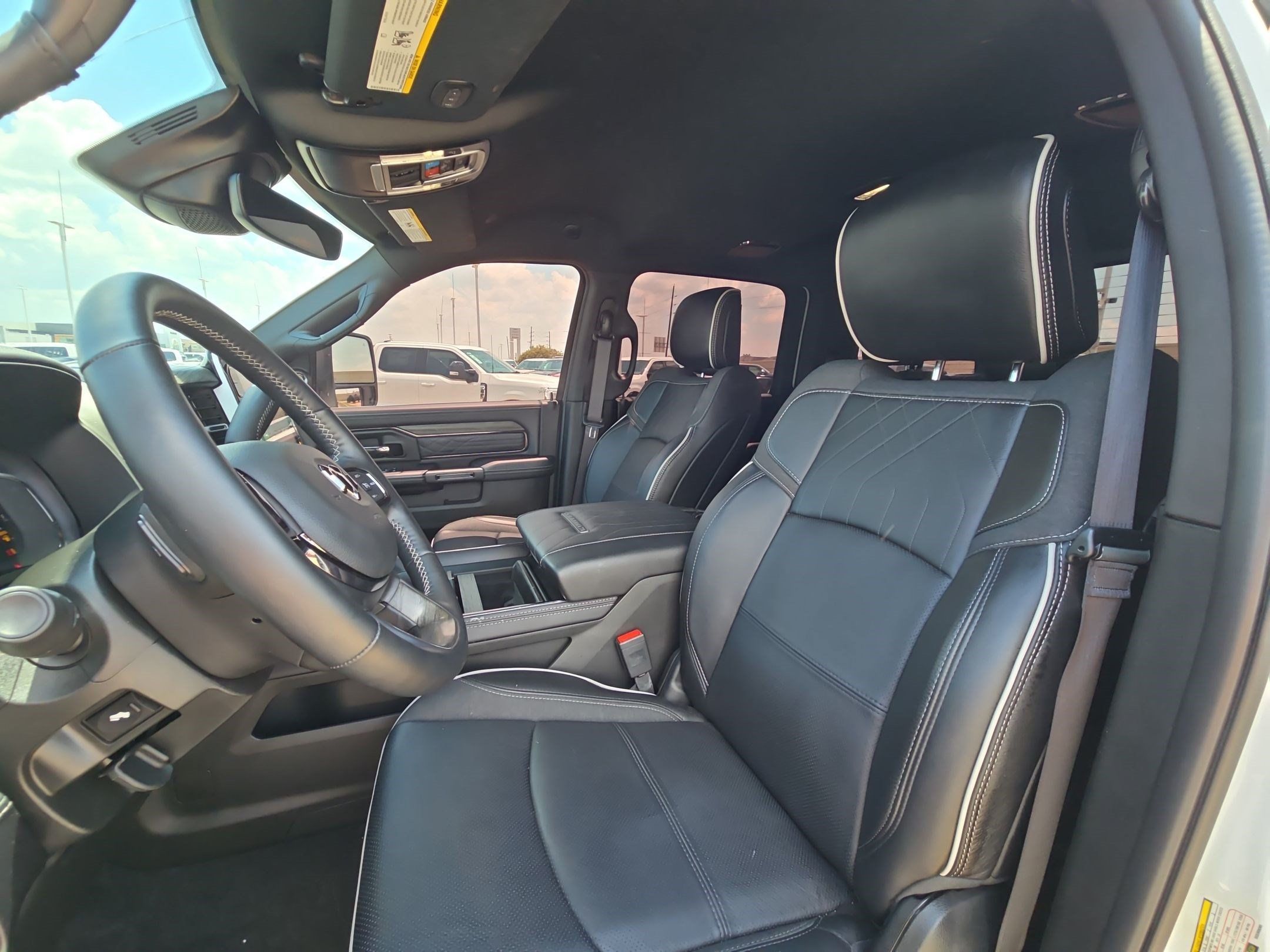 Used 2025 RAM 2500 Limited AWD/4WD image 17