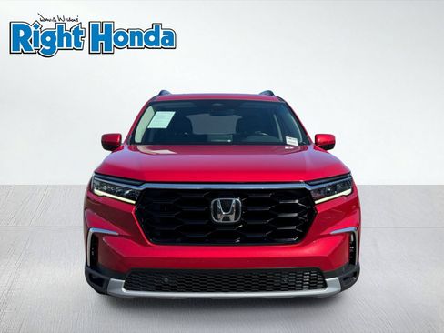 Used 2023 Honda Pilot Touring image 5