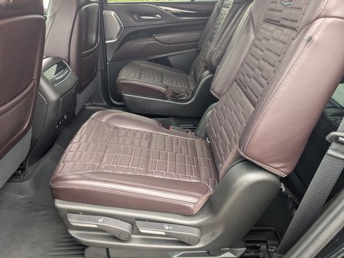 Used 2021 Cadillac Escalade Premium Luxury Platinum AWD/4WD image 15