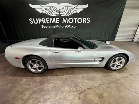 Used 2001 Chevrolet Corvette Convertible w/ Preferred Equipment Group2 image 11