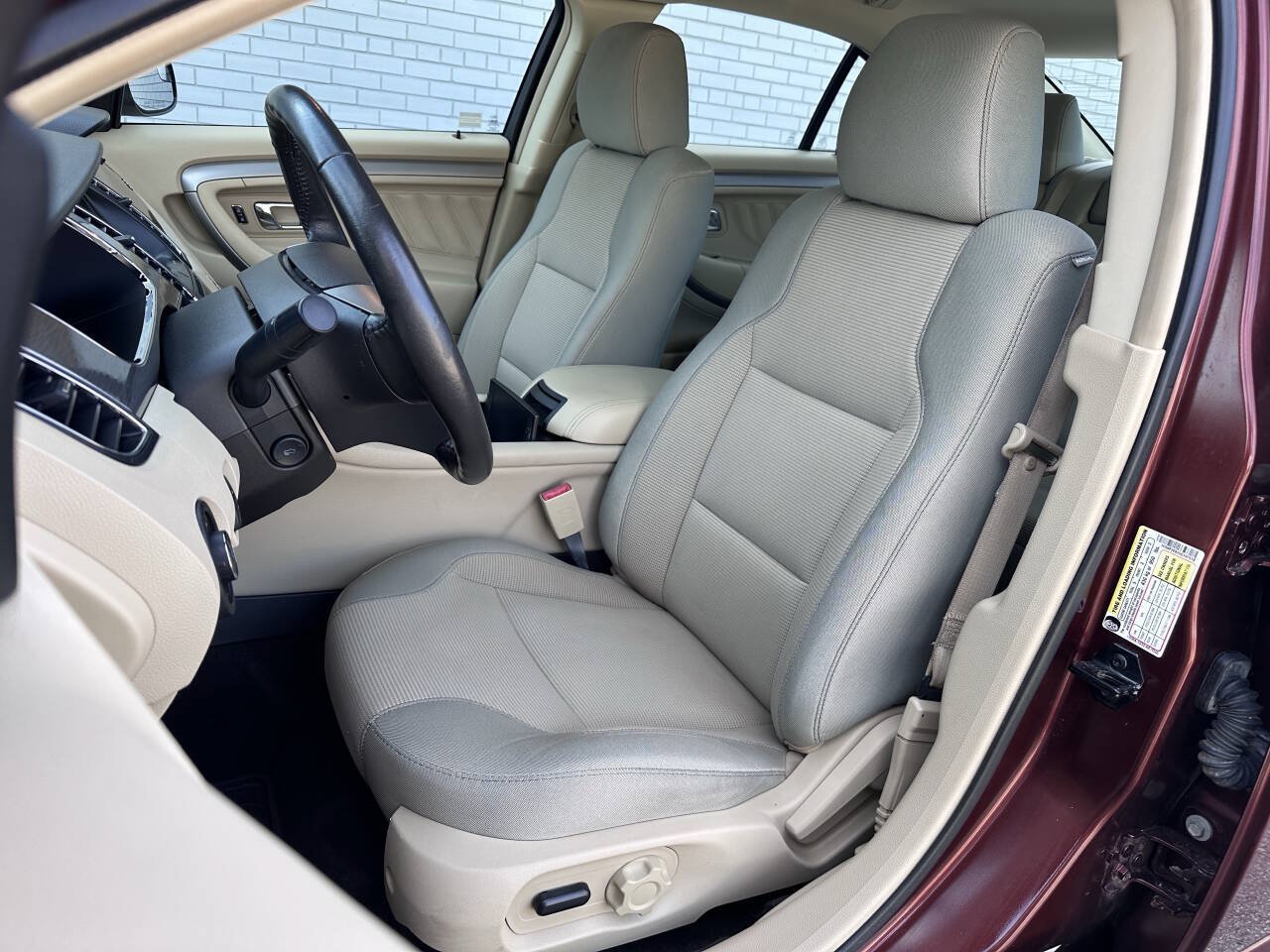 Used 2016 Ford Taurus SEL w/ Equipment Group 201A FWD image 27