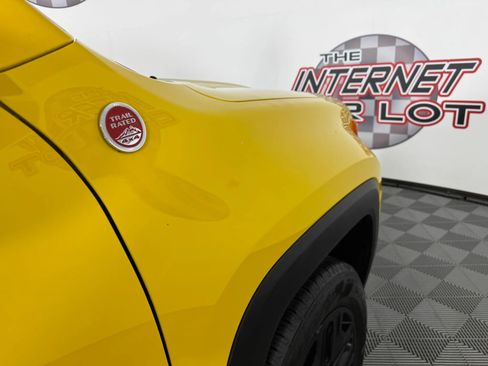 Used 2018 Jeep Renegade Trailhawk w/ UConnect 8.4 Nav Group AWD/4WD image 30