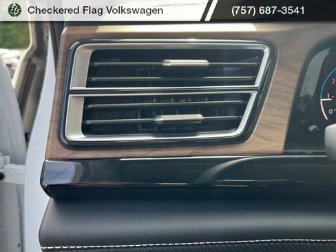 New 2026 Volkswagen Atlas SE image 29