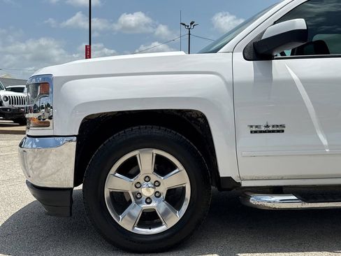 Used 2018 Chevrolet Silverado 1500 LT w/ Texas Edition RWD image 5