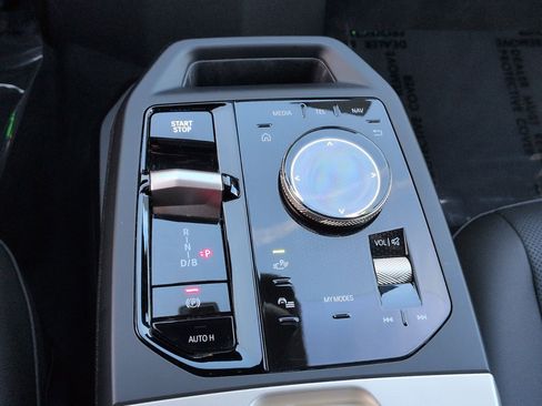 Used 2026 BMW iX xDrive45 image 26