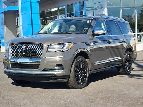 Used 2022 Lincoln Navigator Black Label image 1
