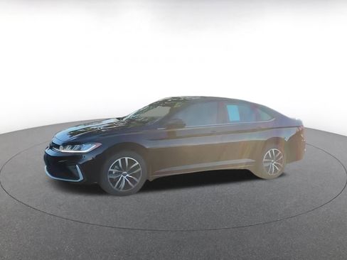 Used 2025 Volkswagen Jetta SE image 9