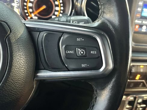 Used 2021 Jeep Wrangler Unlimited Sahara image 23