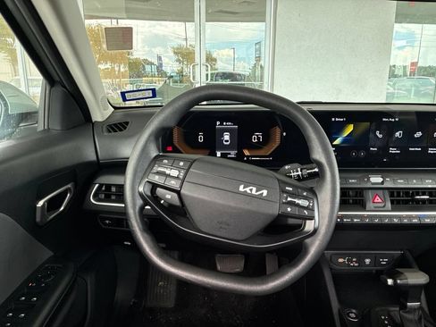 Used 2025 Kia K4 FWD image 18