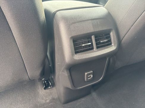 Used 2023 Chevrolet Equinox LT AWD/4WD image 17