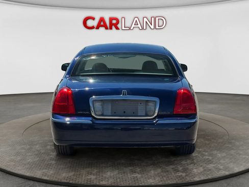 Used 2010 Lincoln Town Car Signature Limited RWD image 5