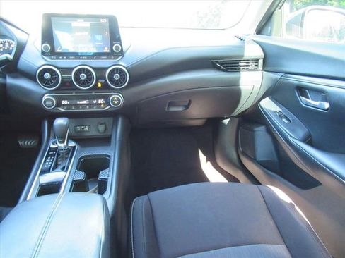 Used 2021 Nissan Sentra SV FWD image 14