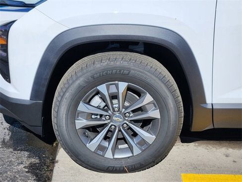 New 2026 Chevrolet Equinox LT w/ Convenience Package II image 13