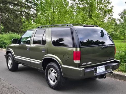 Used 2001 Chevrolet Blazer LT AWD/4WD image 2