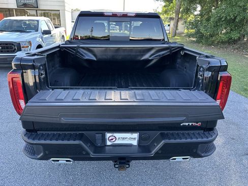 Used 2024 GMC Sierra 1500 AT4 w/ Technology Package AWD/4WD image 32