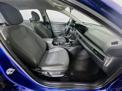 Used 2025 Kia K4 FWD image 32