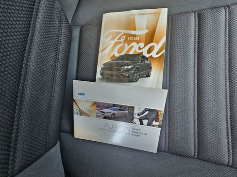 Used 2018 Ford Fusion SE w/ Fusion SE Technology Package FWD image 33