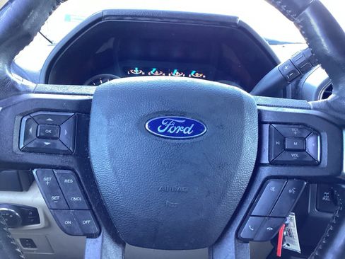 Used 2017 Ford F150 XLT w/ Equipment Group 302A Luxury image 9