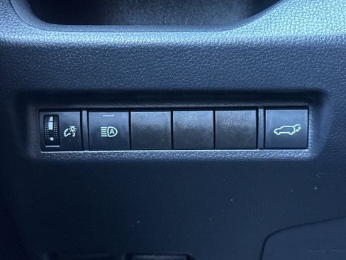 Used 2021 Toyota RAV4 XLE Premium w/ Carpet Mat Package (TMS) image 38